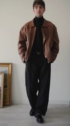 Brown Leather Jacket Outfit, What To Wear In New York, Leather Jacket Outfit Men, New York Outfit, Essential Fashion, Aesthetic Outfits Men, Men Stylish Dress, Guys Clothing Styles, Leather Jacket Outfits