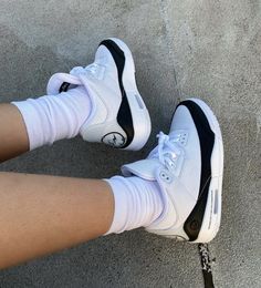 Tennis Nike, Nike Shoes Blue, Sneaker Posters, Crocs Boots, Nike Air Jordan Shoes, Retro 3, Nike Air Shoes, Guys Clothing Styles, Men Streetwear