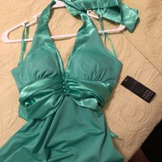 Nwt Halter Dress. Never Worn . Size Medium Adorable On, Marilyn Monroe Style. Pretty Teal Green Color. Sash Tie, Pearlized Buttons. Smoke Free Home Teal Party Dress, Marilyn Monroe Style, Teal Party, Pretty Tops, Throwing Fits, H2o Mermaids, 2000s Outfit, Marilyn Monroe Fashion, Mermaid Core