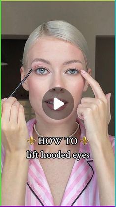 Everyday Eyeliner, Makeup For Hooded Eyelids, Hooded Eyes Tutorial, Eye Makeup For Hooded Eyes, Makeup For Small Eyes, Eyeshadow For Hooded Eyes, Hooded Eye Makeup Tutorial, Hooded Eyelids, Eyeliner For Hooded Eyes