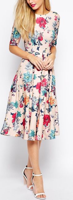 Oh my heavens. This is lovely. Chique Outfit, Hair Dress, Outfits Classy, Spring Floral Dress, Spring Fashion Trends, Modest Dresses, Trendy Dresses