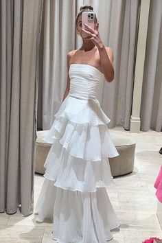 Tiered Wedding Dresses, White Prom Dress Long, Tiered Wedding Dress, Prom Dress Sleeveless, Layers Long, Light Wedding Dresses, Strapless Organza, Tiered Prom Dress, Robes Glamour