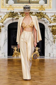 Tamara Ralph Couture Spring 2024 Tamara Ralph, Detail Couture, Collection Couture, Ralph And Russo, Couture Outfits, Spring Couture, Couture Details, Spring Summer 2024, Spring 2024