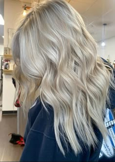 Light Blonde Hair Inspiration, Western Blonde Hair, Creamy Blonde With Dimension, Icy Blonde Short Hair, Dimensional Creamy Blonde, Full Blonde Balayage, Bright Sandy Blonde Hair, Bright Vanilla Blonde Hair, Vanilla Almond Blonde