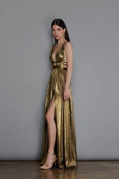 _44A2208 - Bronx And Banco Black And Gold Gala Dress, Big Gold Dress, Greek Goddess Prom Dress, Goddess Dress Aesthetic, Gold Fantasy Dress, Dark Gold Dress, Golden Dress Long, Acotar Fashion, Golden Dresses