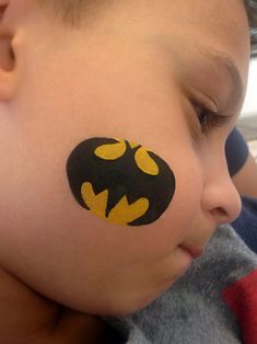 Face Painting For Boys Easy, Easy Face Painting Ideas For Kids Boys, Kid Face Painting Ideas, Halloween Kids Face Painting, Easy Boy Face Paint, Face Painting Ideas For Kids Boys, Face Paint Superhero