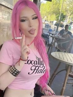 Pink Hair Goth Aesthetic, Dark Mcbling, Pink Hair Alt, Pink Hair Grunge, Colorful Dyed Hair, Pink Punk Outfits, Grunge Gyaru, Dolly Style, Paznokcie Hello Kitty