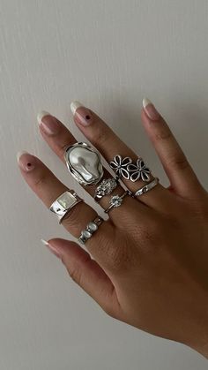 #vampireaesthetic Sterling Silver Rings Stack, Classy Jewelry Silver Rings, Chunky Silver Jewellery Big Rings, Rings On Every Finger Aesthetic, Bulky Silver Jewelry, Silver Big Rings, Statement Silver Jewelry, Cool Girl Silver Jewelry, Unique Rings Silver