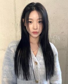 Bada Lee Hairstyle, Black Hair Korean, Fall Hair Color, Fall Hair Colors, Korean Beauty, Hair Colors, Ulzzang Girl, Fall Hair, Maquillaje De Ojos