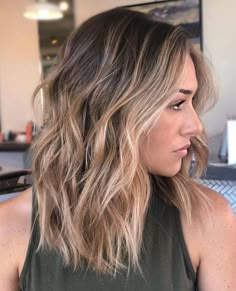 Medium Length Layered Haircuts, Medium Length Hair With Layers, Short Hair Balayage, Haircuts For Medium Hair, Medium Hair Cuts, Medium Length Hair, Medium Length Hair Cuts