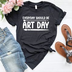 Art Tee, Artist Gifts - With over 39,000 sales and more than 5,000 reviews, we have experience in providing a t-shirt you will love. Our shirt options feel soft and comfortable made from cotton (heather colors also contain polyester).  - Soft t-shirts with quality shirt print - Fast customer service - We are here to help answer any questions! - Many different color and size options SIZING INFO Our unisex tees have a regular t-shirt fit. Width and length measurements for all sizes can be seen in Invisible Closet, Teaching Art Elementary, Art Room Posters, Art Teacher Gifts, Art Tshirt, Artist Shirts, Art Major, Art Student, T Shirt Art