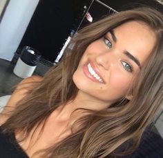 Light brown hair, good cut Makeup Tip, Hair Color Light Brown, Brown Balayage, Light Hair Color, Long Brown Hair