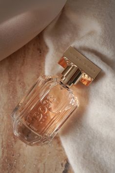 Hugo Boss The Scent For Her, Boss The Scent For Her, Boss Perfume, Osmanthus Flower, Hugo Boss Perfume, Boss The Scent, Hugo Boss Women, Flower Base, Perfume Collection Fragrance