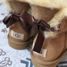 UGG Mini Bailey Bow II
Chestnut
Women's Size US 6 = Men's Size US 5
Never Worn,100%authentic
no og box
open to offers
message with any questions Ugg Mini Bailey Bow, Ugg Bailey Bow, Mini Baileys, Bailey Bow Uggs, Ugg Mini, Ugg Bailey, Bailey Bow, Womens Ugg Boots, Womens Uggs