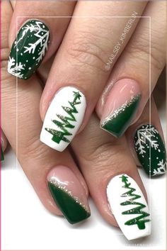 Get into the holiday spirit with these 45  stunning Green Christmas nail designs! Whether you prefer short or long nails, acrylic or gel, we've got creative ideas for every nail type. Get inspired with these amazing designs featuring dark, emerald shades of green, from forest to hunter green. Add some extra bling or choose from a variety of simple and elegant designs. Don't miss out on these amazing Green Christmas nail designs that will have you feeling festive and chic 💅🎄 Green Christmas Nails, Nail Art Noel, Christmas Tree Nails, Tree Nails, Green Nail Designs, Cute Christmas Nails, Christmas Nails Easy, Green Nail Polish, Christmas Gel Nails