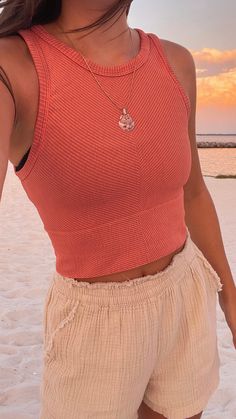 Bella Halter Tank – KMM Clothing Company Comfy School Outfits, Chic Romper, Vintage Pumpkin, Clothes Wishlist, Summer Outfit Ideas, Halter Tank, Summer Lookbook, Hang Loose, Beach T Shirts