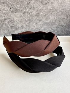 "Color: Beige, caramel color, dark coffee color, coffee color, black Measurements: 3 cm/1.2\"width of headband， 12 cm/4.7\"diameter 1 cm/0.4\" thickness of headband  Materials: Velvet，Plastic *You can wear this headband with any  your favorite hairstyles * 100% Plastic Elastics, *The headband has fashion design which provides a modern and sophisticated silhouette to your look.  You might see slight variations in color due to different monitors - we try our absolute best to get our photos perfect so the colors really come true to life. Please feel free to convo me with any questions." Headband Vintage, Woven Headband, Women Hair Accessories, Boho Hair, Hard Headbands, Vintage Headbands, Dark Coffee, Coffee Color, Boho Headband