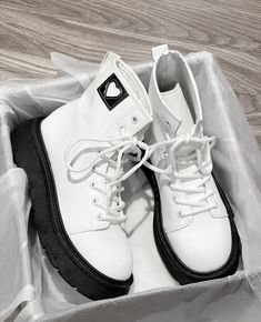 Heart Platforms, Dr Shoes, Boots Woman, Shoes Ladies, Girly Shoes, Aesthetic Shoes, Photo Couple, Swag Shoes, Womens Mid Calf Boots