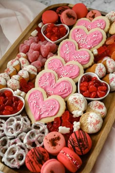 Check out how I created this easy and adorable Valentine’s Day dessert charcuterie board. It will give your loved ones plenty of dessert options. To find this   dessert platter and other Valentines Day dessert ideas visit Sugar Maple Farmhouse. Valentine Deserts, Valentines Snacks, Valentines Baking, Valentines Party Decor, Dessert Platter