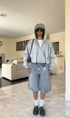 Street Baggy Style, Jorts And Hoodie Outift, Sweater And Jorts Outfit, Grey Jorts Outfit, Button Up Outfits Women, Jort Fits, Grey Hoodie Outfit, Tiktok Streetwear, Streetwear Layering