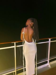 Backless Dress Aesthetic Night, Insta Pics In Dress, Black Backless Dress Classy, Backless Dress Photo Ideas, Backless Dress Black Women, Backless Birthday Dress, Backless Dress Pose, Backless Dress Aesthetic, 22th Birthday