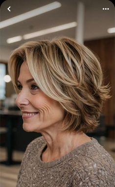 Hairstyles For Moms, Straight Haircuts, Oval Face Haircuts, Perfect Hairstyle, Oval Face Hairstyles, Mom Hairstyles, Trendy Mom