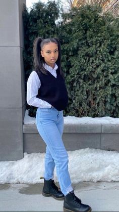 Casual Church Outfits Black Women, Highlight Bible, Modest School Outfits, Holy Girl Summer, Bible Study Date, Church Outfits Black Women, Baddie Winter Fits, Christian Girl Quotes, Girl Bible Study