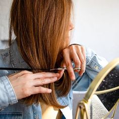 Trim Your Own Hair, Cut Your Own Hair, Kinds Of Haircut, Haircut Images, How To Cut Your Own Hair, How To Cut Bangs, Hair Trim, Short Layered, Hair Mist