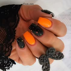 Aug 14, 2024 - Discover (and save!) your own Pins on Pinterest. Orange Halloween Nails Ideas, Gel Manicure Halloween, Festival Nails Short, Nails Sparkly, Nails Short Acrylic, Halloween Nails Easy, Halloween Acrylic Nails