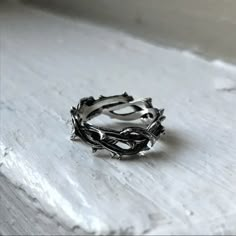 Edgy Jewelry, Jewelry Gothic, Fine Silver Jewelry, Crown Of Thorns, Midi Ring, Dope Jewelry, Morganite Engagement Ring, Emerald Engagement Ring, Gothic Jewelry