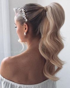 Curled Pony Tailed Hairstyle, Reception Pony Hairstyles, Bridal Pony, Gala Hair, Wedding Ponytail Hairstyles, Prom Hair Up, Bridal Ponytail, Easy And Beautiful Hairstyles, Wedding Ponytail