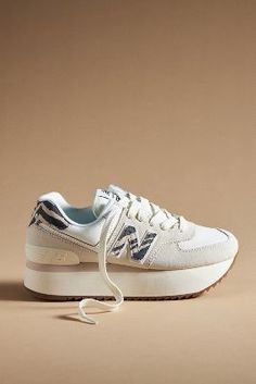 New Balance Shoes Trendy, 574 Platform New Balance, Everyday Shoes Womens, Platform New Balance, New Balance Colorful, 2024 Aspirations, Cute Tennis Shoes, Ballerina Bedroom, New Balance 574 Sneakers