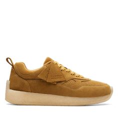 Model Name: Lockhill Ronnie Fieg Kith Model Number: 26173380 Material: Leather Color: Tan Condition: New With Box Width: Medium (D, M) The Clarks Story Began In England In 1825 When The Clarks Brothers, Cyrus And James, Created Their First Pair Of Shoes. In 1977, Their Business Expanded Into The United States And Soon Acquired The Hanover Shoe Company And Bostonian Shoe Company. Today, Clarks Continues To Strive For Superior Footwear With Innovative New Techniques And Materials, All While Remain Beige Closed Toe Sneakers With Stitched Sole, Beige Suede Closed Toe Sneakers, Classic Suede Sneakers With Flat Heel, Classic Suede Flat Sneakers, Brown Flat Sneakers With Stitched Sole, Brown Suede Flat Sneakers, Suede Sneakers With Textured Sole, Flat Suede Sneakers With Textured Sole, Suede Sneakers With Removable Insole