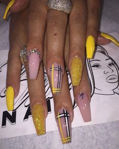 Yellow Nail Art, Stiletto Nail Art, Nail Swag, Glam Nails, Yellow Nails, Coffin Nails Designs, Fancy Nails