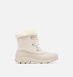 Tackle Cold Weather In Style. Suede Upper, Faux Fur Cuff, And 200G Insulation Keep Feet Warm And Dry. Low Winter Boots, Women's Snow Boots, Womens Snow Boots Outfit, Womens Winter Boots Outfits, Sorel Winter Boots Women, Iceland Outfit, Iceland Clothes, Cute Snow Boots, Trip Clothes