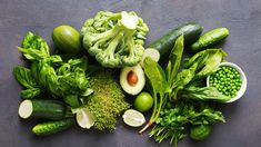 Fasting With Fruits: Is It Right for You? - Empowered Beyond Weight Loss Dark Green Vegetables, Program Diet, Resep Diet, Healthy Food Recipes Clean Eating, Green Veggies, Makanan Diet, Alkaline Diet, Nutrient Rich Foods, Green Fruit