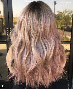 Rose Gold Hair Color Ideas, Gold Hair Color Ideas, Gold Blonde Hair, Hostess Ideas, Rose Gold Hair Color, Gold Hair Color, Rose Gold Blonde, Rose Gold Balayage, Gold Hair Colors