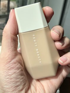 Skin Tint Fenty, Eaze Drop Skin Tint, Fenty Tinted Moisturizer, Fenty Beauty Skin Tint, Fenty Skin Tint, Fenty Eaze Drop, Wedding Dala, Fenty Beauty Eaze Drop, Makeup Therapy