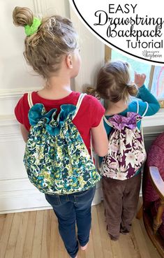 Diy Handmade Gift Ideas, Drawstring Backpack Tutorial, Drawstring Backpack Pattern, Gift Ideas For Anyone, Backpack Aesthetic, Backpack Pattern Sewing, Simple Sewing Tutorial, Backpack Tutorial, Kids Drawstring