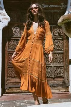 Boho Lace Maxi Dress, Surfergirl Style, Rok Outfit, Stile Boho Chic, 70s Inspired Fashion, 70s Outfits