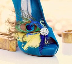 Bridal Shoe Clips Peacock Lemon Zest & Royal Blue. by sofisticata, http://sofisticata.etsy.com "Something Bleu" Wedding Heel Accessory. Peacock Heels, Bride Shoe, Peacock Accessories, Peacock Fan, Peacock Shoes, Feather Shoes, Baby Alligator, Peacock Wedding, Sophisticated Bride