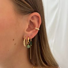 Jewelry For Green Dress, Green Earring Stack, Mix And Match Earrings, How To Style Jewelry, Earrings Combinations, Earring Combinations, Mix Match Earrings, Jewelry Combinations, Style With Jewelry