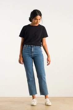 Short Girls Outfit Ideas, Girls Outfit Ideas, Super High Waisted Jeans, Outfit Ideas Casual, Casual Day Outfits, Fashion Attire, Trendy Shirts, Looks Style