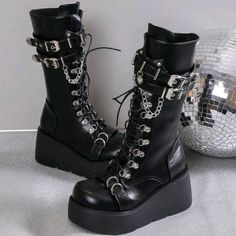 Blackpunk Style Thick Heel Platform Motorcycle Boots With Chain & Buckle Side Zipper Upper Material: Pu Leather Lining Material: Mesh Insole Material: Fabric Outsole Material: Pur Chunky Platform Combat Boots, Cute Ankle Boots For Women, Platform Goth Boots, Goth Punk Fashion, Punk Fashion Women, Blonde Photoshoot, Cute Goth Outfits, Emo Boots