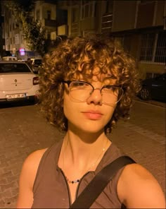 Short Curly Hair Growing Out, Super Short Curly Haircuts For Women, Curly Short Hair Aesthetic, Short Hair Perm Pixie Cuts, Short Curly Haircuts Pixie, Short Curly Hair Blonde Highlights, 3b Short Hair, 3b Short Curly Hair, Short Haircuts For Curly Hair Women