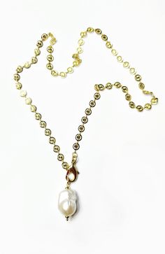 This gorgeous Freshwater organic Baroque Pearl  hangs beautifully with style on this gold celestial chain. The chunky parrot clasp fastens at the front and makes it so easy to put on.  Can be worn with or without the pearl, you can even add your own charm to the clasp. It's so adaptable. It looks amazing by itself and layered with other length necklaces. Length: 40cm standard ladies necklace. Please message for custom made lengths at no extra cost ( maximum of 5 extra cms )  Free shipping and gi Chain Pearl Necklace, Necklaces Length, Ladies Necklace, The Pearl, Baroque Pearls, Fresh Water, Parrot, Charm Necklace, Womens Necklaces