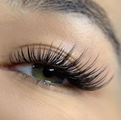 Lash Extension Shapes, Wet Look Eyelash Extension, Wet Cat Eye Lash Extensions, One By One Lashes, Wet Lashes Look Extensions, Wet Look Lash Extensions, Wet Lash Extensions, Cat Eye Lash Extensions