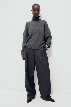 Oversized Turtleneck Sweater - Dark gray melange - Ladies | H&M US Grey Oversized Turtleneck Outfit, Gray Turtleneck Sweater Outfit, Baggy Turtleneck, Turtleneck Sweater Outfit, Turtleneck Outfit, Oversized Polo, Grey Turtleneck Sweater, Oversized Turtleneck Sweater, Oversized Turtleneck