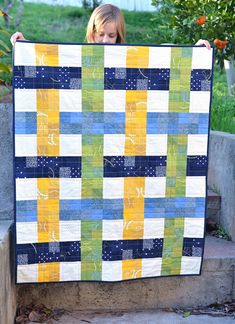 This listing is for the On the Fence Paper Pattern. This is a super simple, beginner friendly pattern that is perfect for first time quilters, scrap lovers, or anyone looking for a fun, quick project. The pattern was written with beginners in mind so there are plenty of full-color images, tip and tricks. The pattern has instructions for making your quilt with scrap squares or for strip piecing yardage. It includes three sizes: Baby Quilt - 36" x 44" Lap Quilt - 52" x 60" Twin Quilt - 76" x 92" T Tips Menjahit, Quilt Modernen, Table Quilts, Baby Quilt Patterns, Childrens Quilts, Quilt Baby, Pdf Quilt Pattern, Contemporary Quilts, Boy Quilts