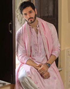 India Traditional Clothing Men, Men Wedding Outfit Casual Groom Attire, Stylish Kurta For Men, Navratri Fits, Men Kurta Design, Kurta Designs Men's